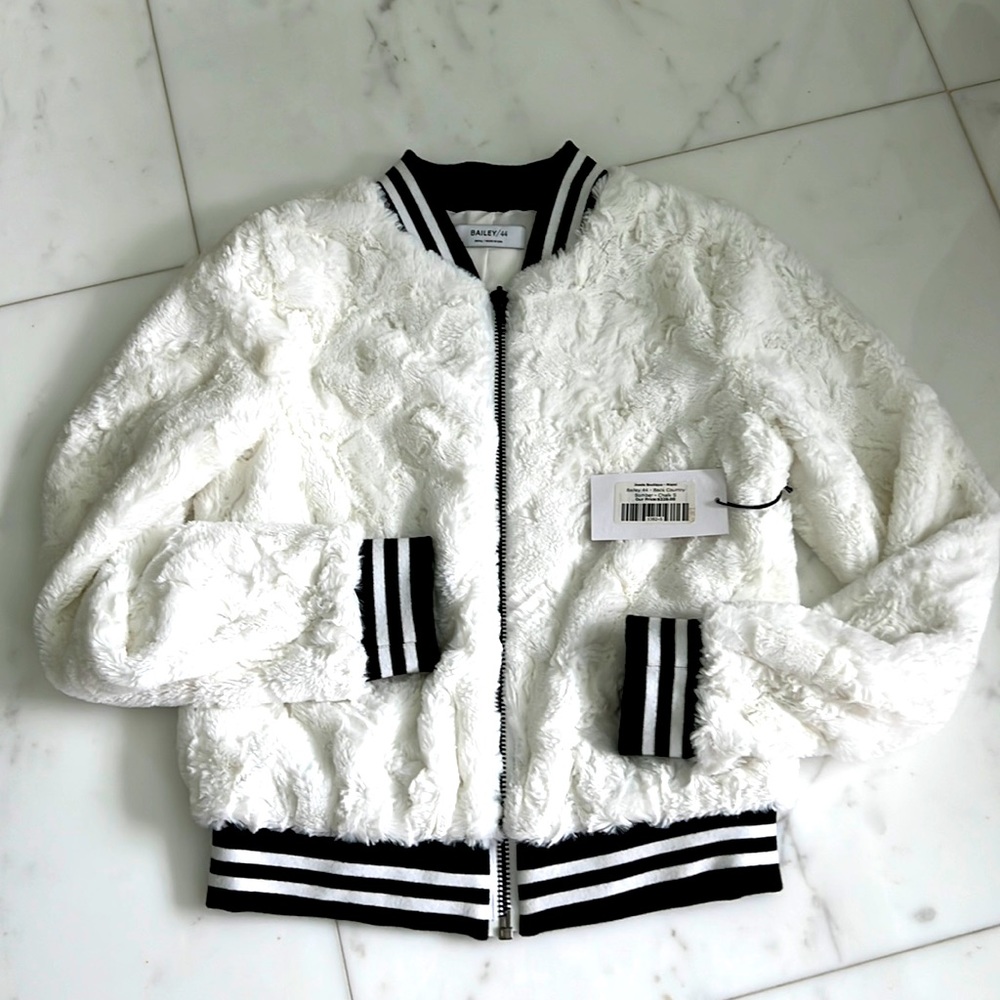 Bailey/44 bomber -chalk color with black trim in small
